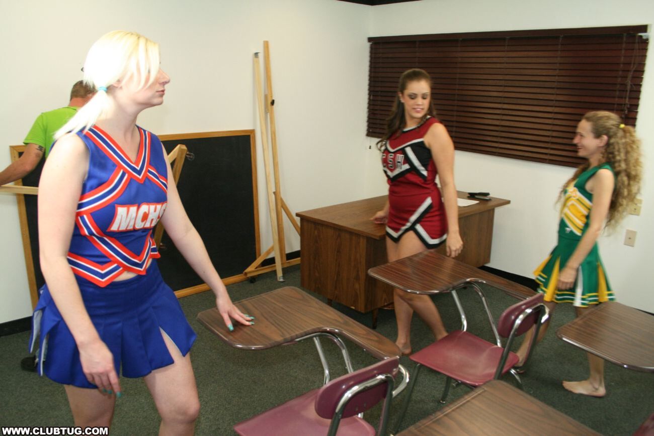 Cheerleader Handjob Competition