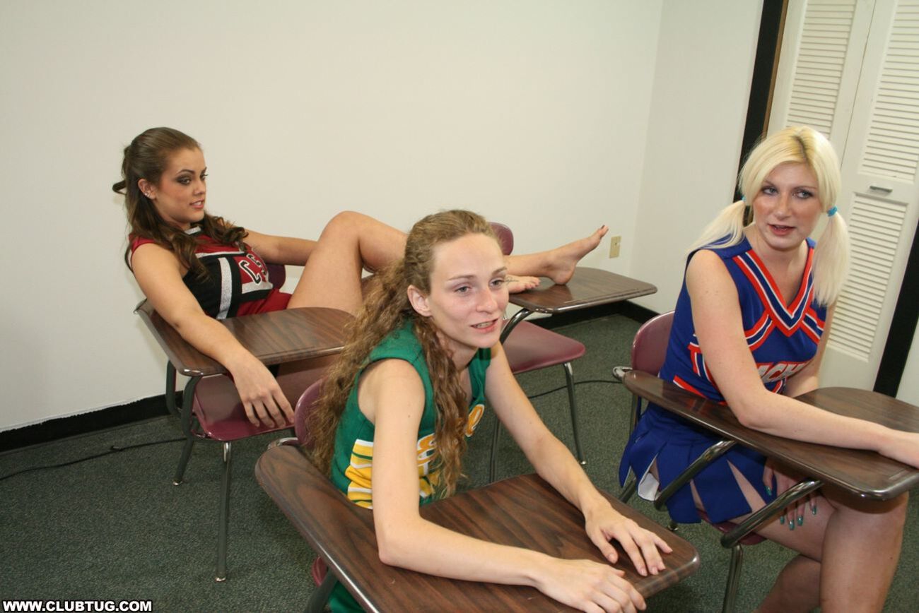 Cheerleader Handjob Competition