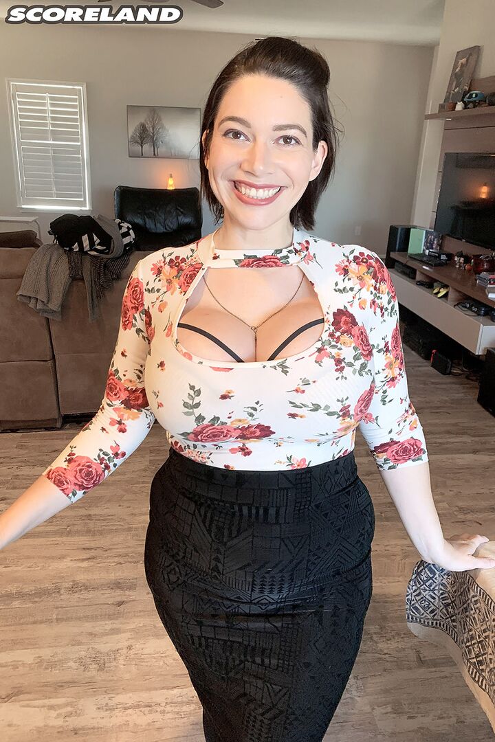 AT HOME WITH SWEATER GIRL BROOKLYN SPRINGVALLEY