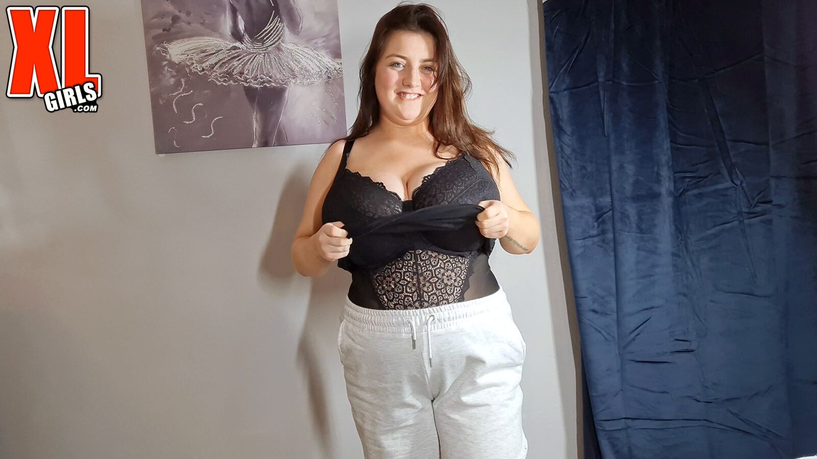 MABEL MOORE: LASS WITH AN ASS & HUGE TITS