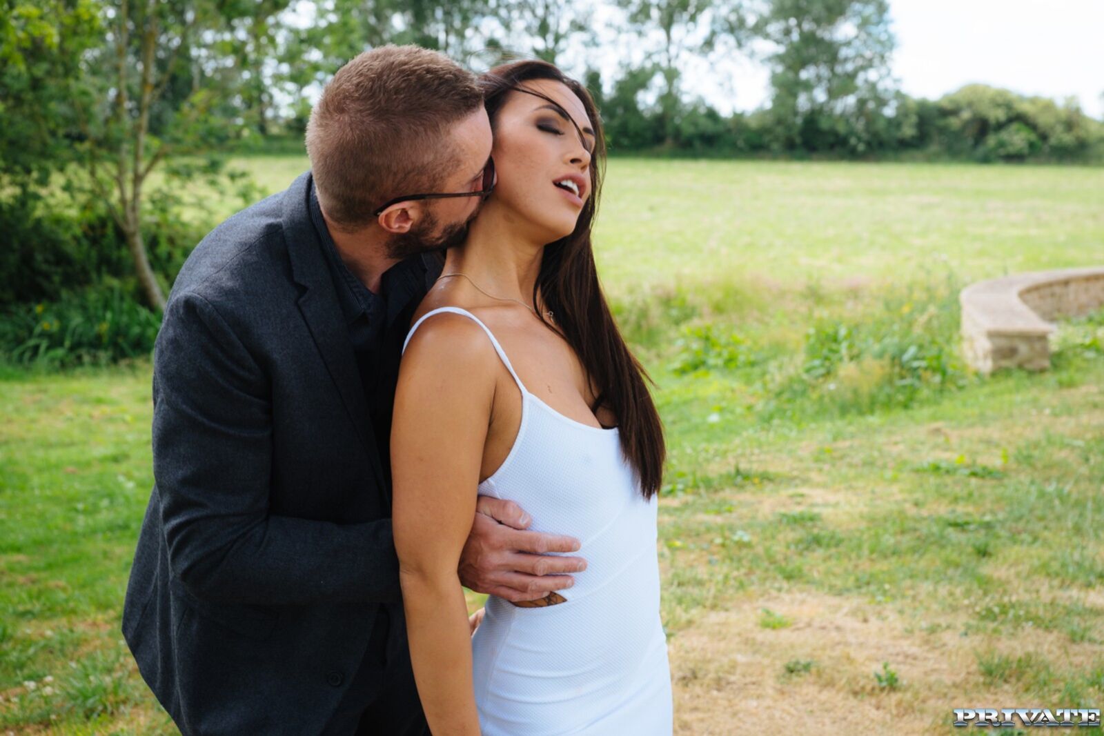 British Babe Hannah Shaw Fucks on the First Date