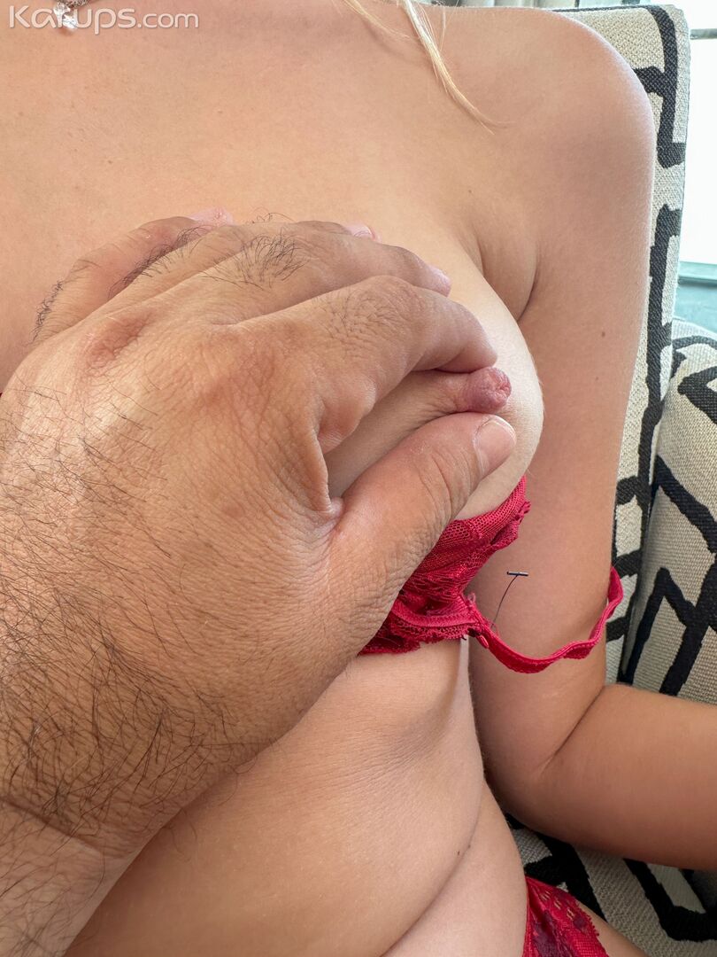 SKYLER'S SHAVED PUSSY