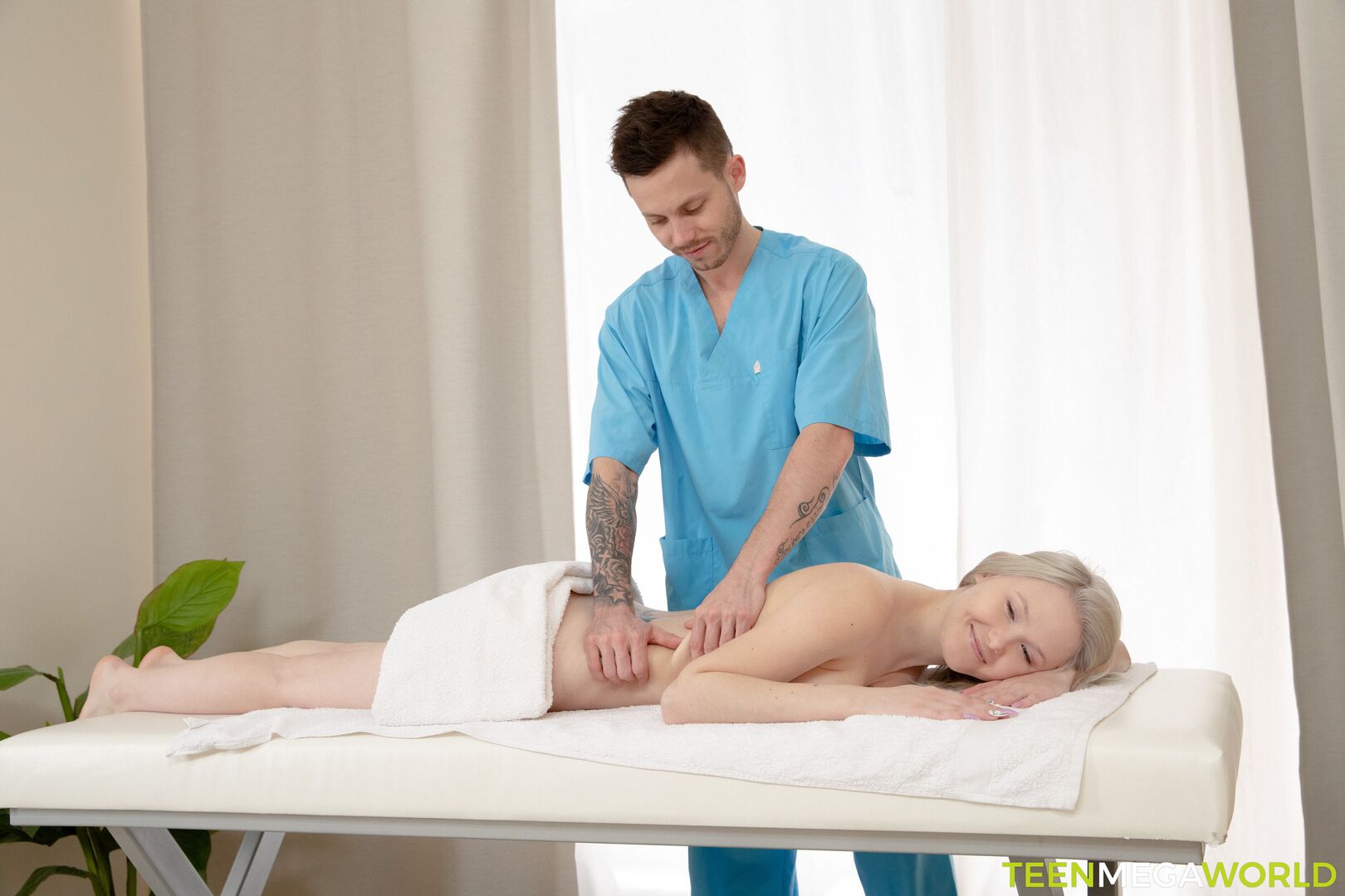 Massage and fuck: 2 in 1
