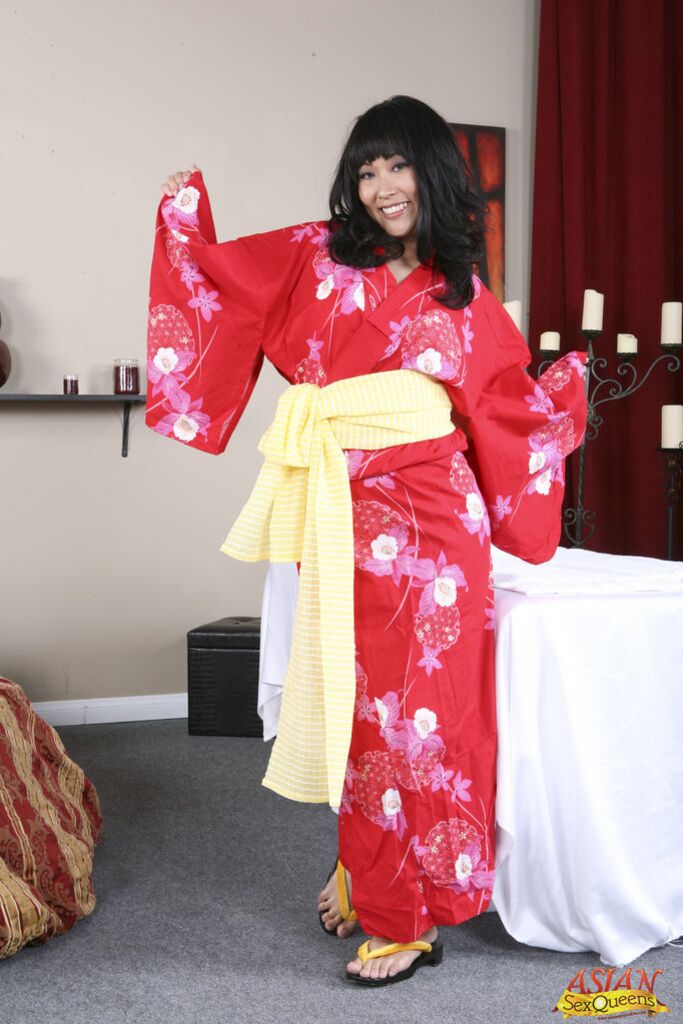 Hot masseuse Yuki HDV31585 4K