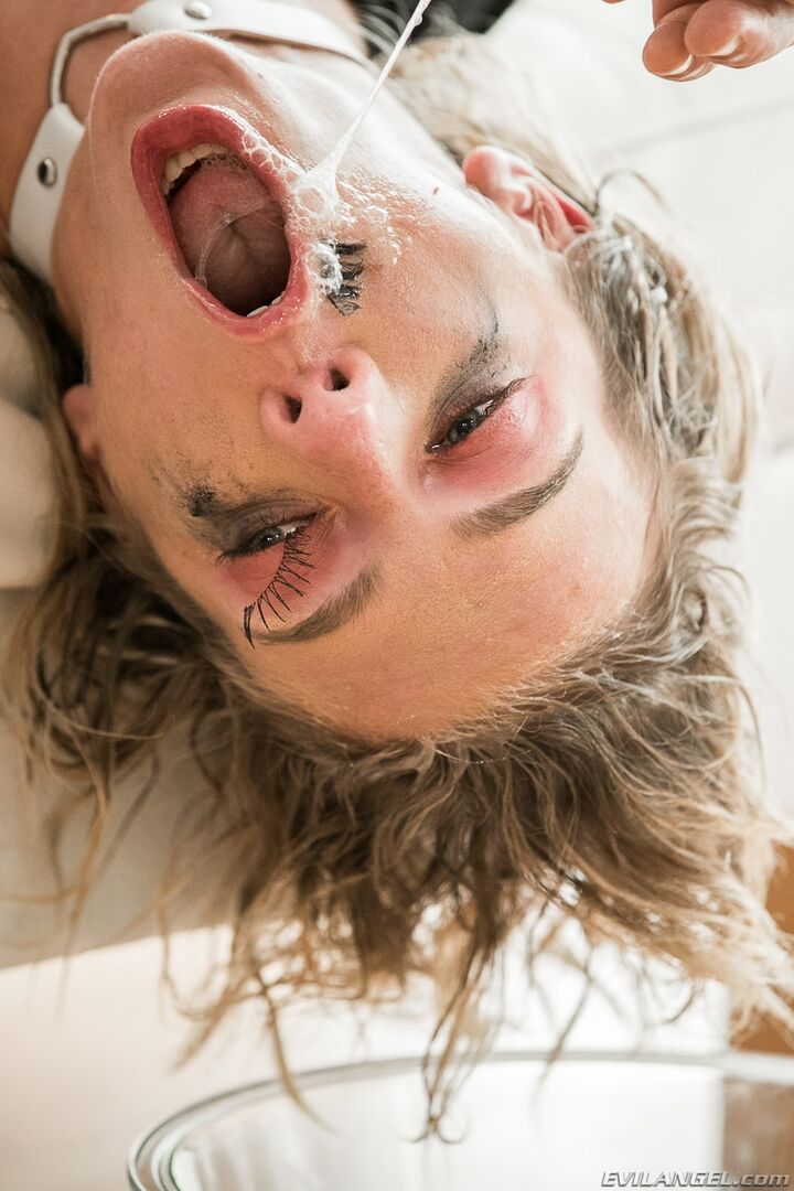 SQUIRTING TIFFANY'S FIERCE ANAL HOOKUP