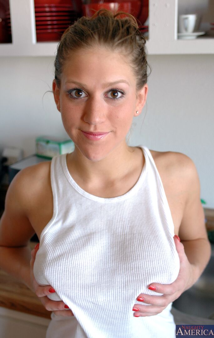 Eve Laurence fucking in the kitchen with her brown eyes