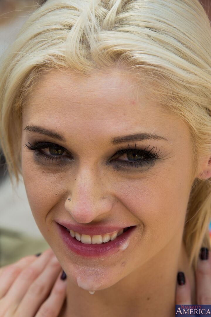 Kleio Valentien fucking in the outdoors with her small tits