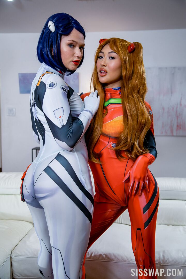 Cum and Cosplay!