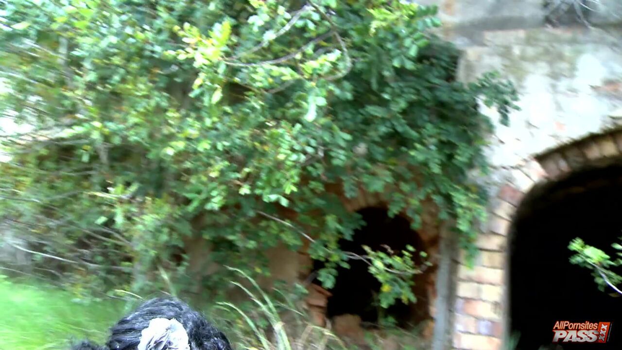 Latina Dunia fucked in public