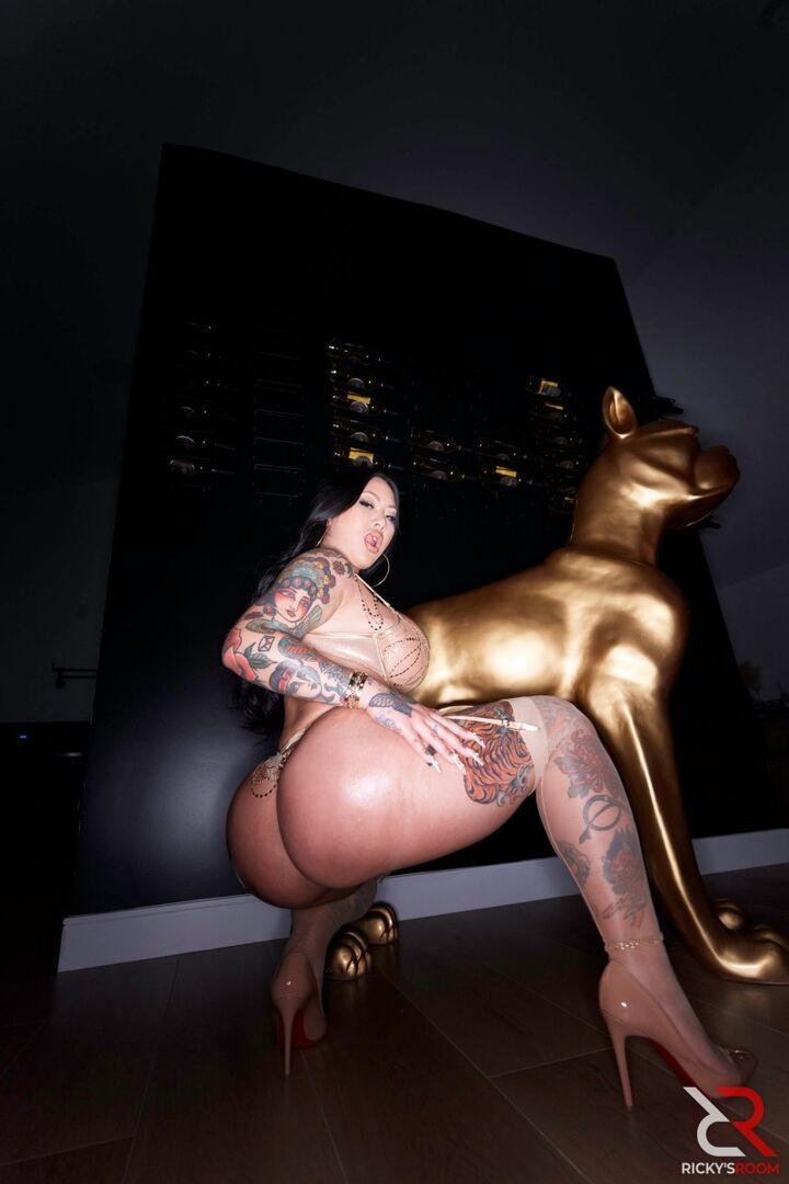 The Champagne Of Pussy