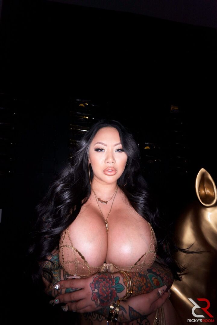 The Champagne Of Pussy