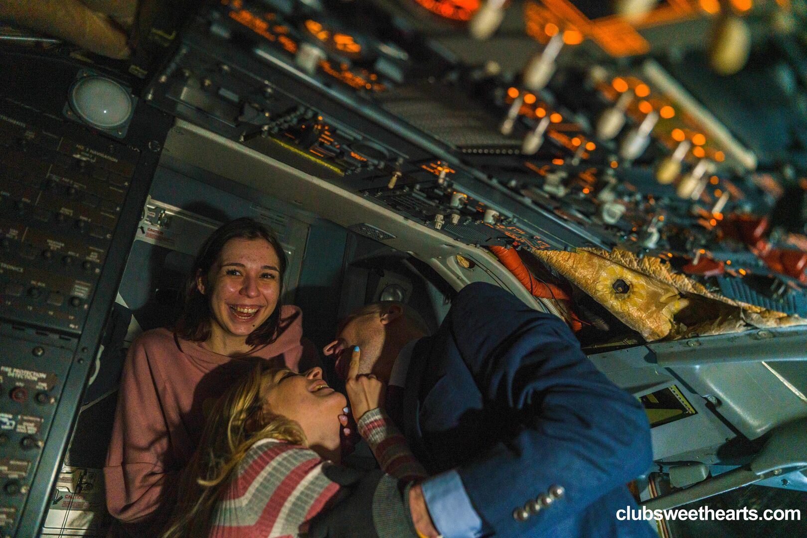 Mile High Club Sweethearts 1/4