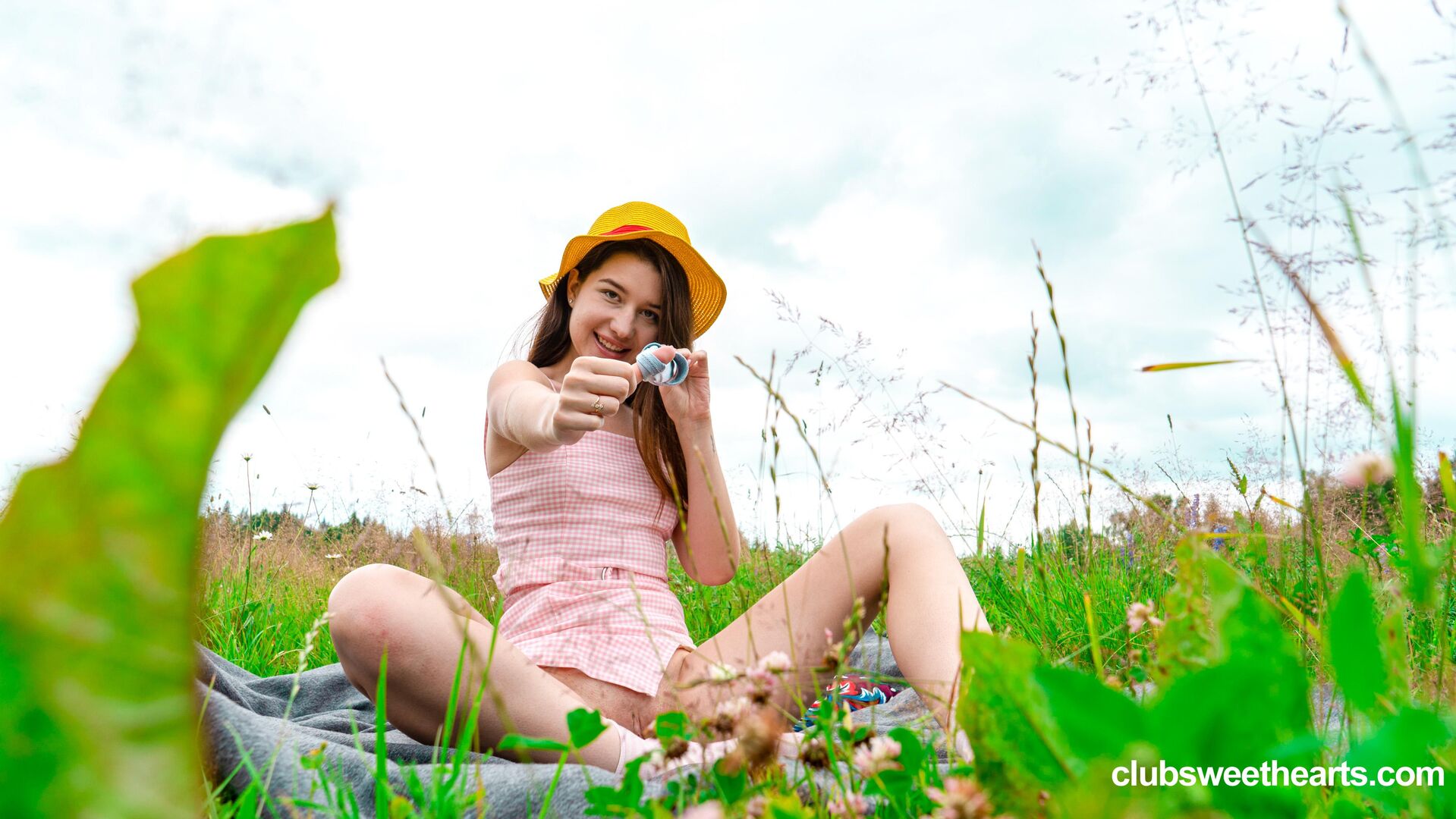 Orgasming surrounded by flowers