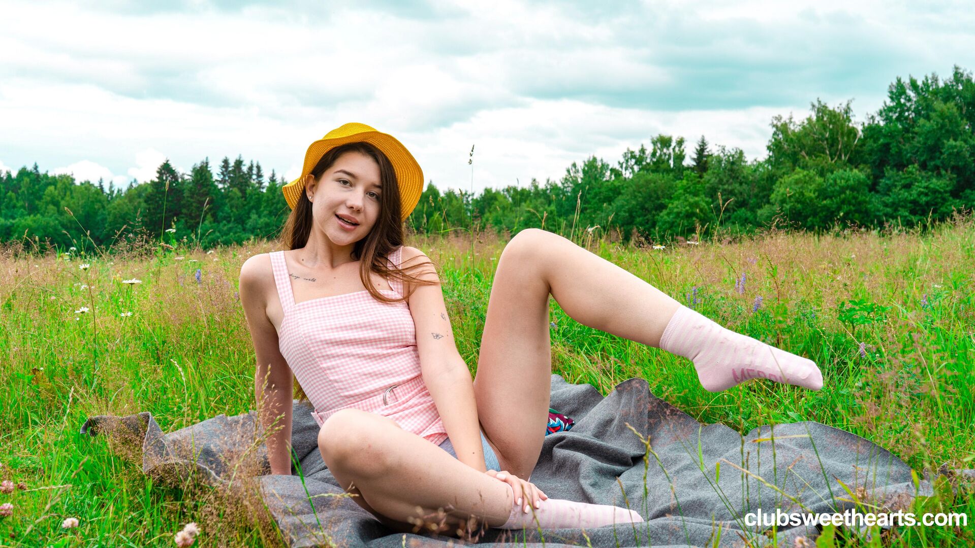 Orgasming surrounded by flowers