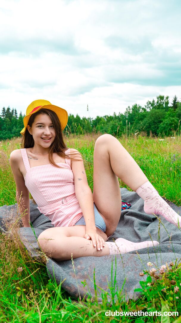 Orgasming surrounded by flowers