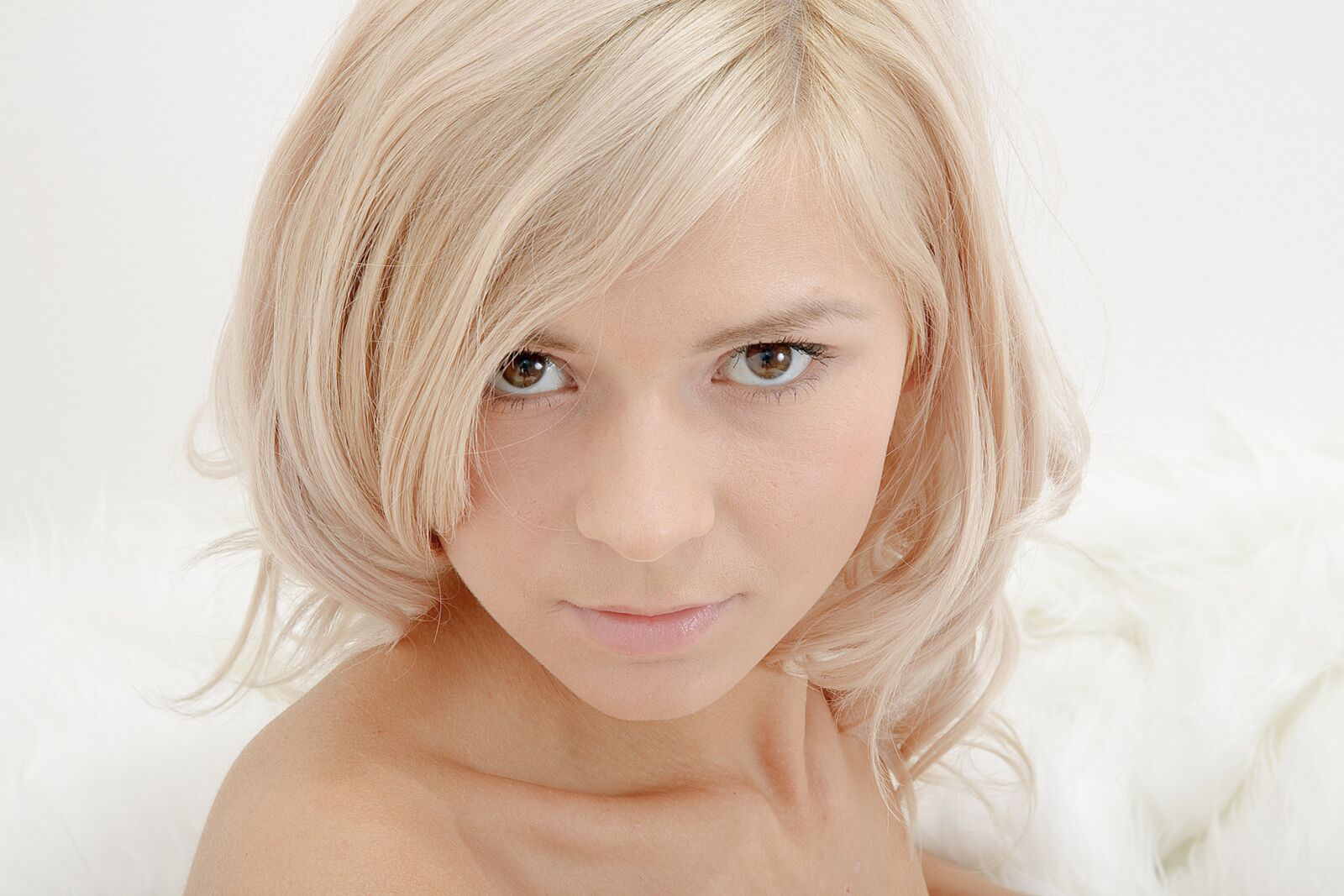 Dreamy Blond Teen Touches Herself Until She Cums