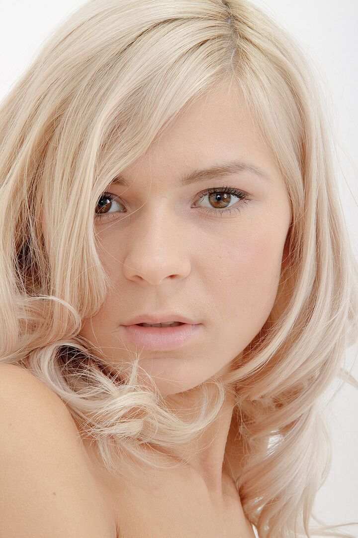 Dreamy Blond Teen Touches Herself Until She Cums