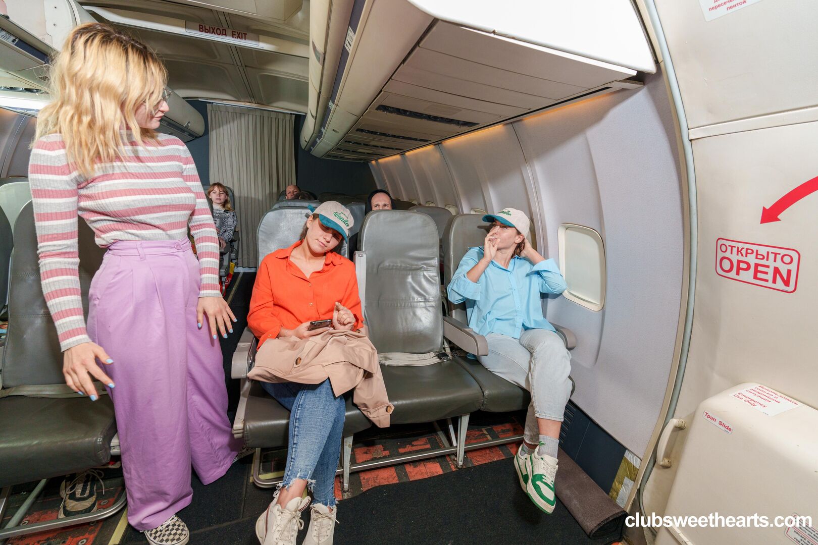 Mile High Club Sweethearts 2/4