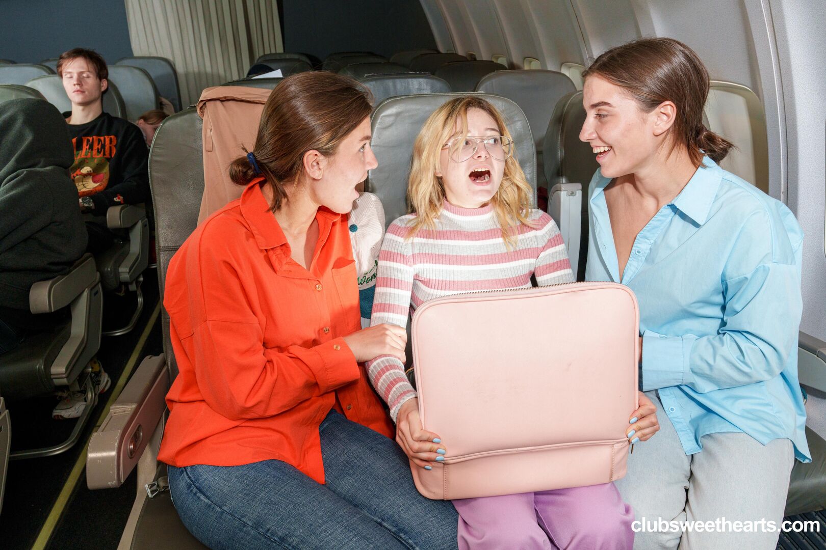 Mile High Club Sweethearts 2/4