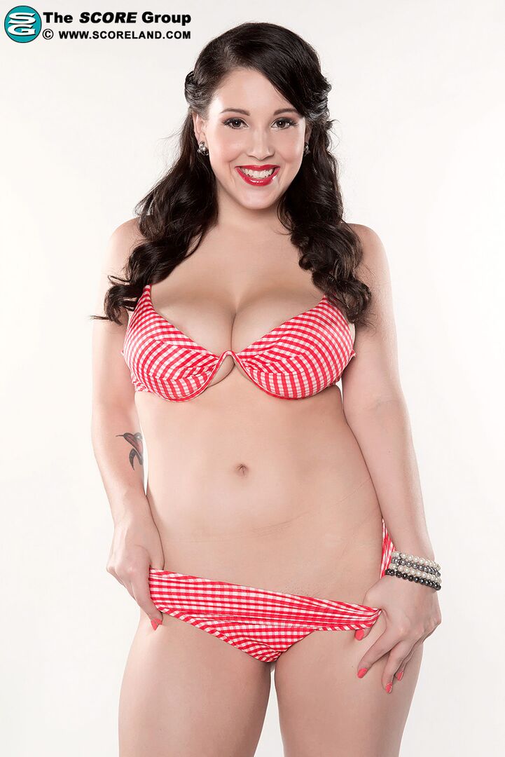 BIKINI PICNIC