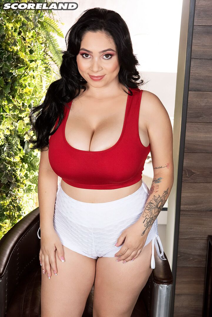KIM VELEZ: LOVE HER TITS