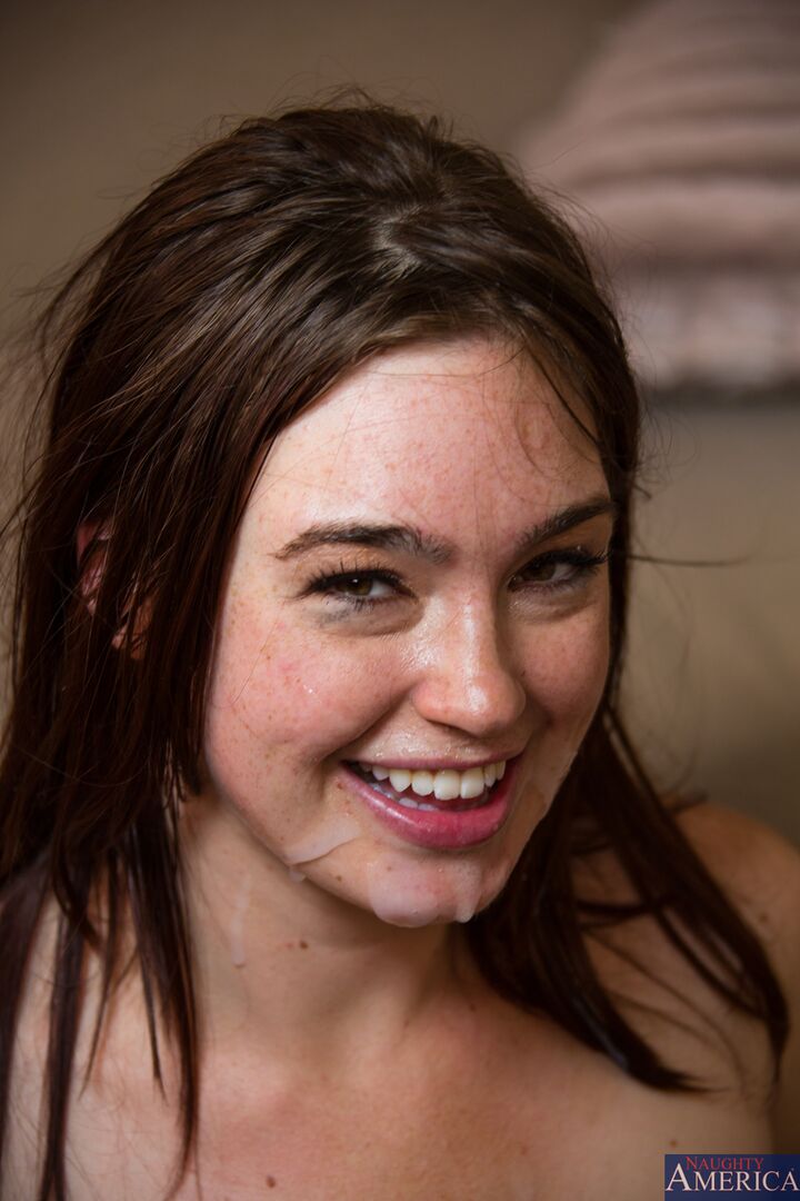 Jodi Taylor fucking in the living room with her small tits