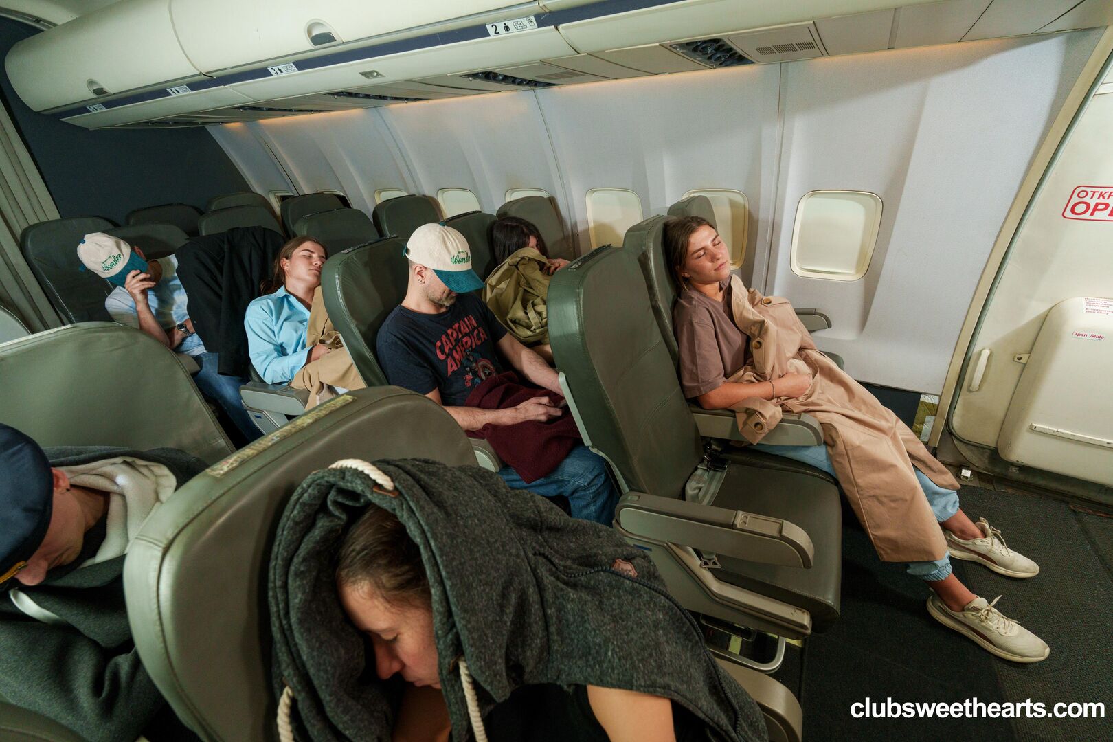 Mile High Club Sweethearts 4/4