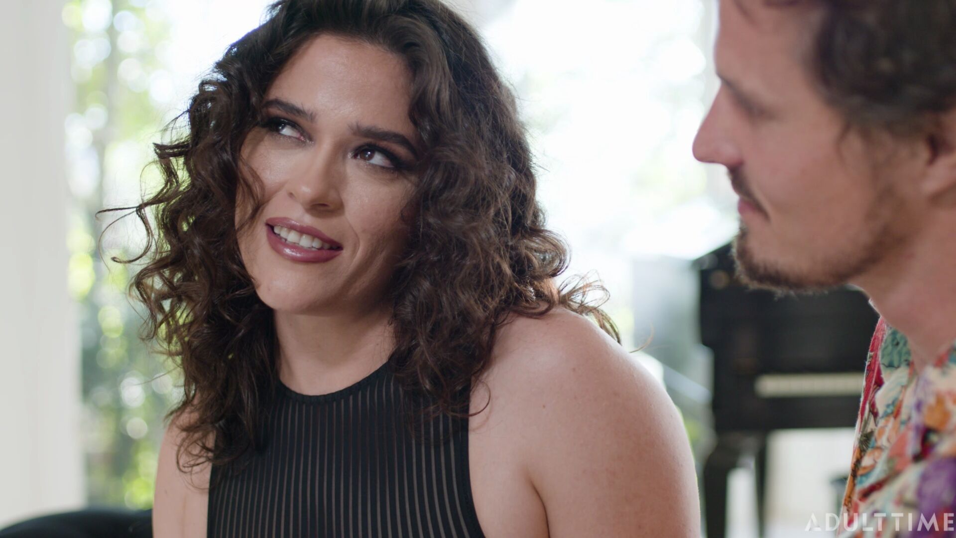 Up Close with Victoria Voxxx