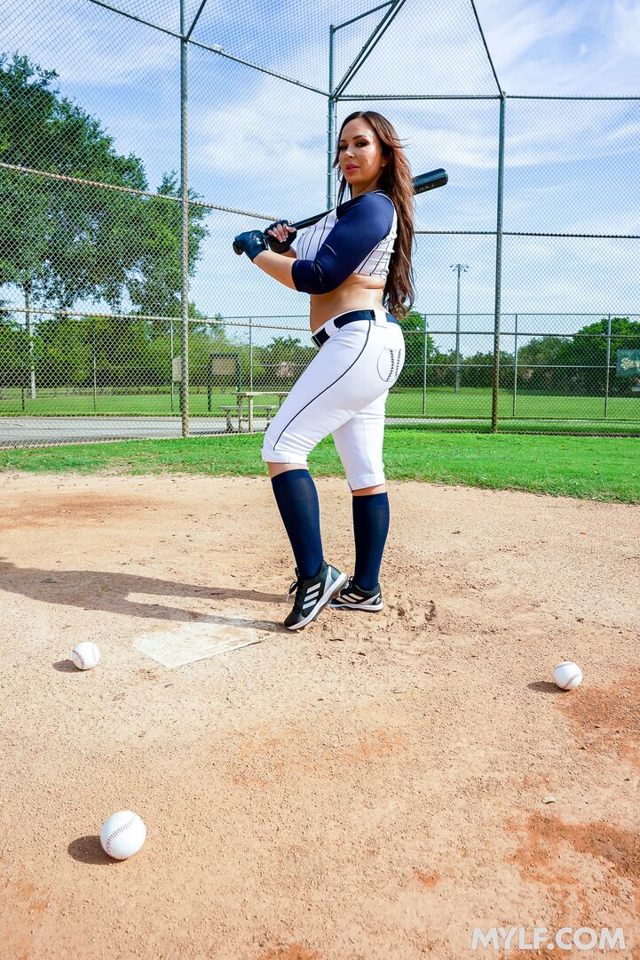 A Homerun Milf