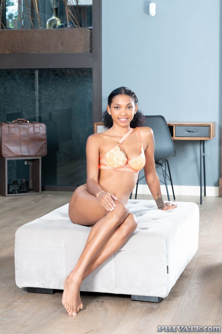 Barbie Rous, Exotic Beauty Shines in her Private Debut