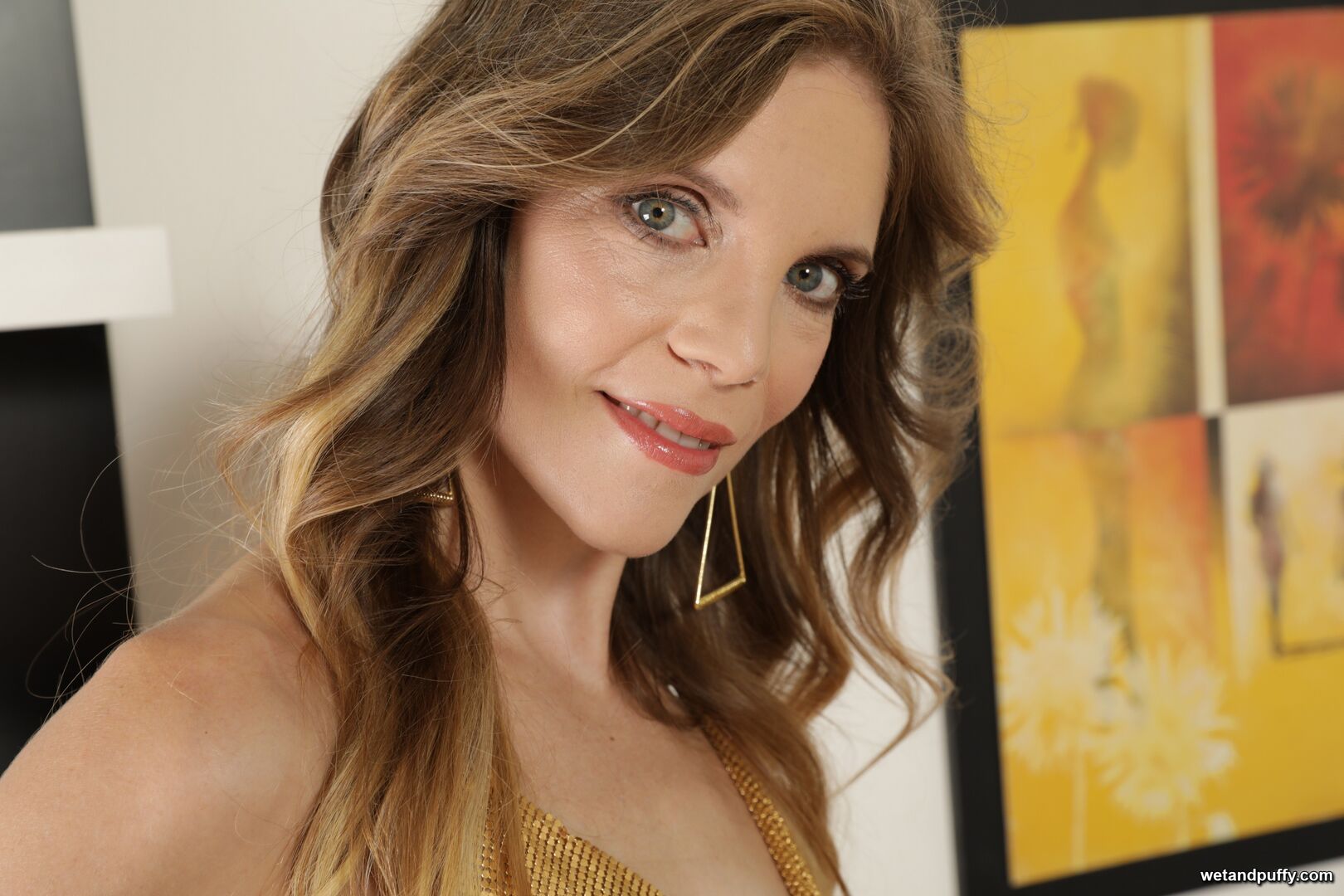 VALENTINA LOVE — GOLDEN GODDESS