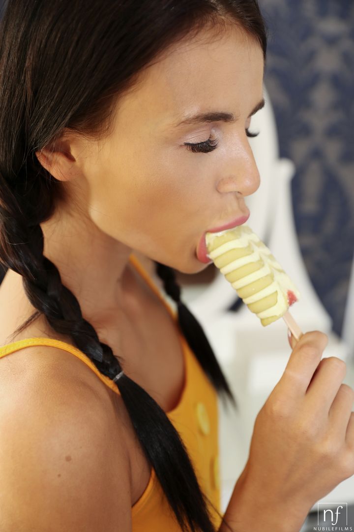 How Many Licks