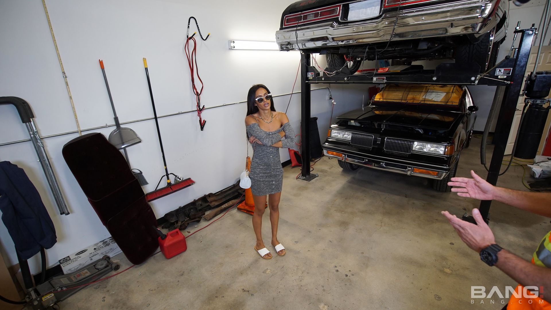 Gia Vendetti Has A Broken Car But A Freshly Fucked Pussy!