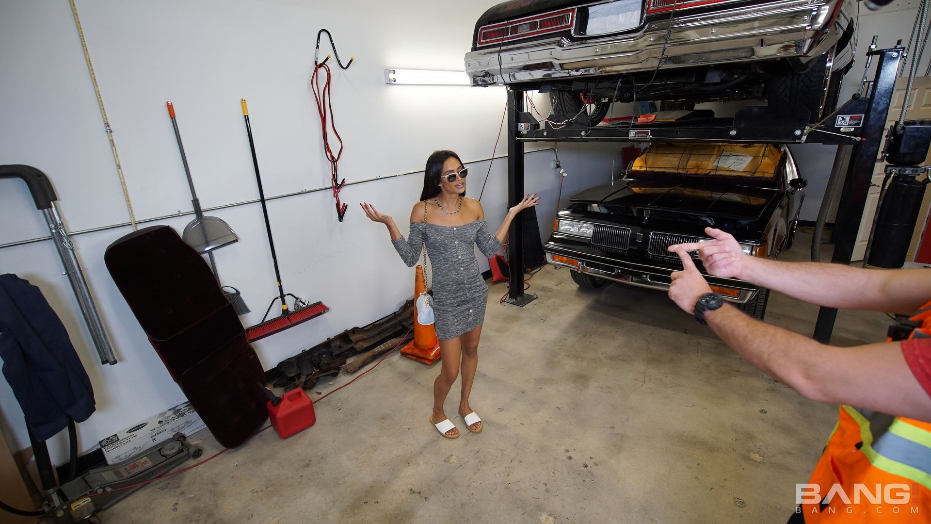 Gia Vendetti Has A Broken Car But A Freshly Fucked Pussy!