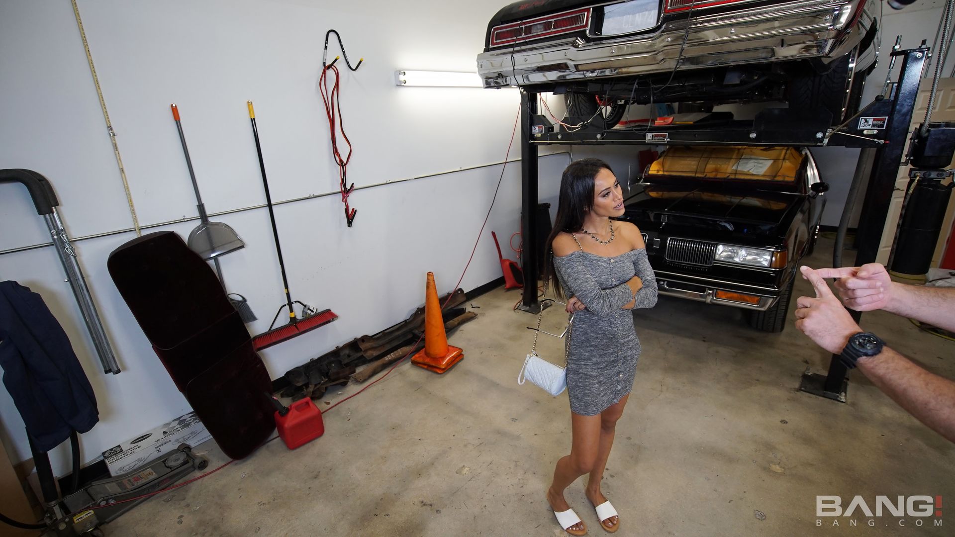 Gia Vendetti Has A Broken Car But A Freshly Fucked Pussy!