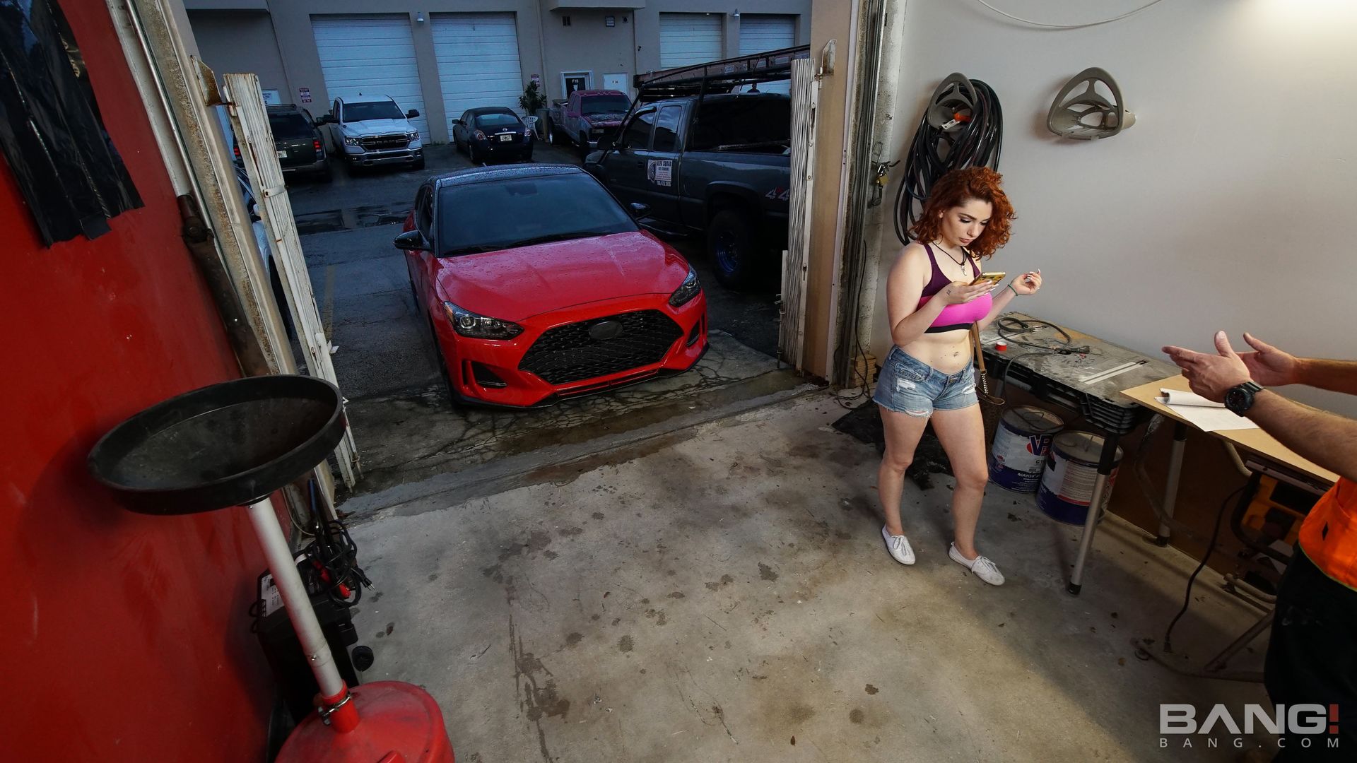 Annabel Redd Gets Her Pussy Wrecked In The Mechanic's Garage