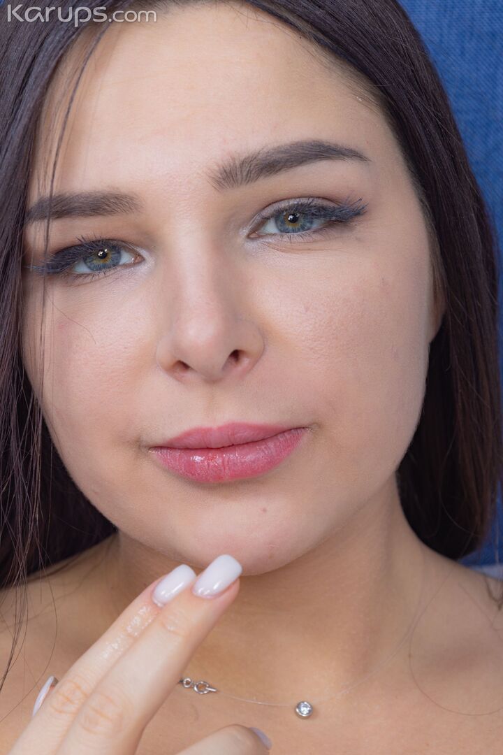EMILY FINGERS HER PINK