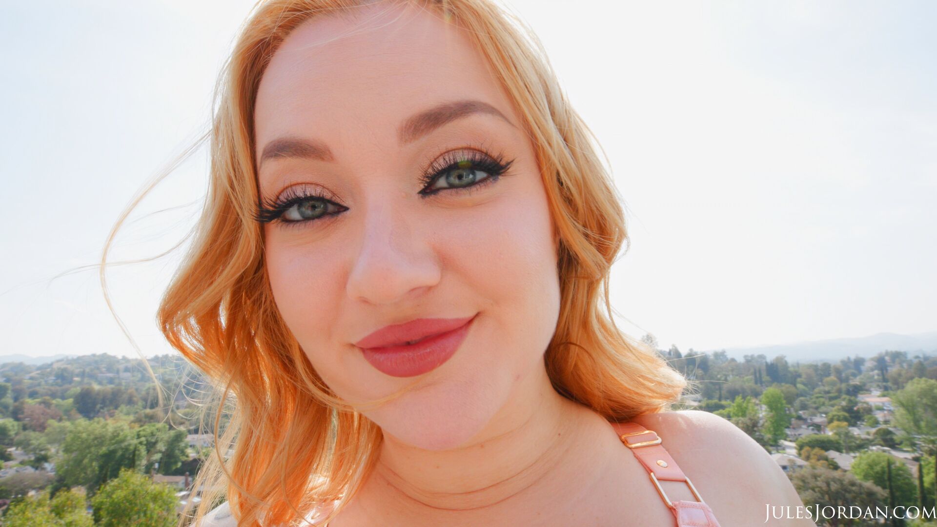 Curvy Queen Emma Magnolia Captivates Manuel With Her Curves