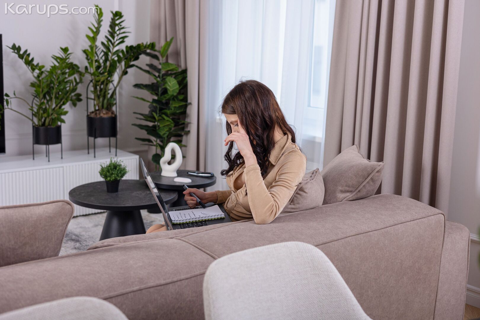 PERSONAL ASS-ISTANT