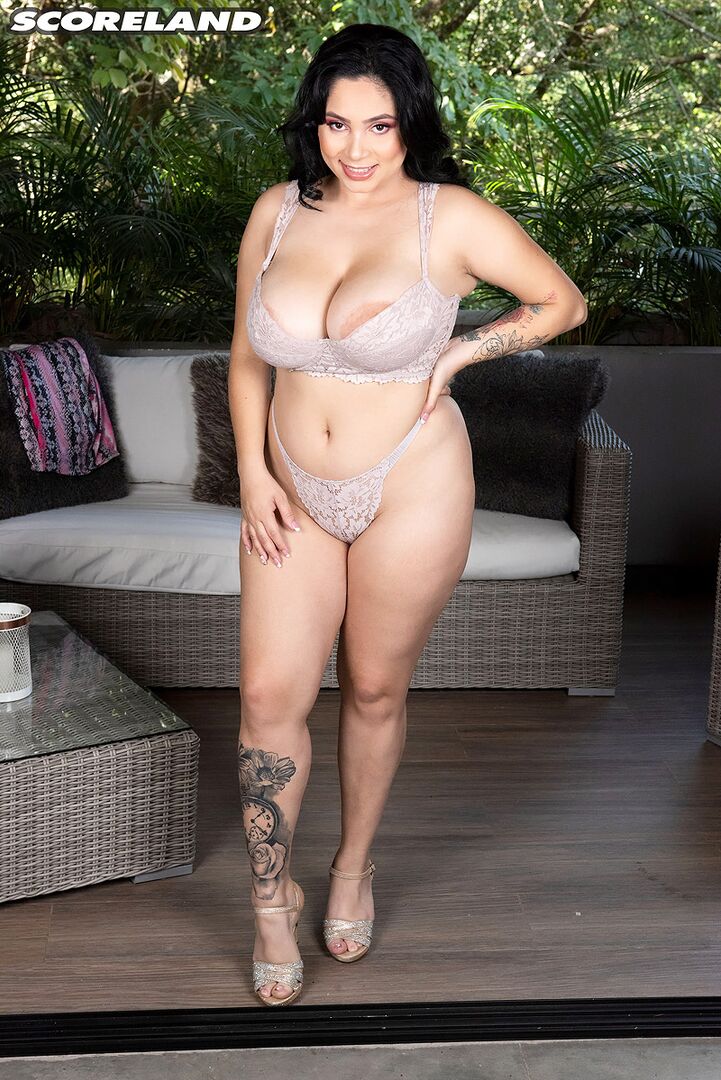 KIM VELEZ: TITS & WINE