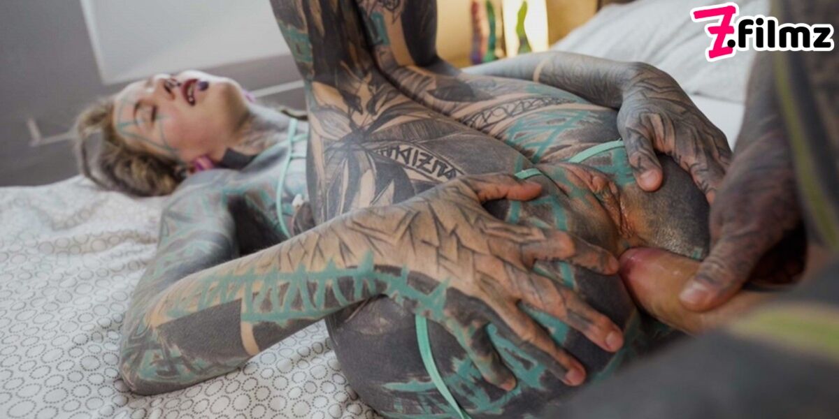 Tattoo girl ANUSKATZZ get fucked balls deep in her ass