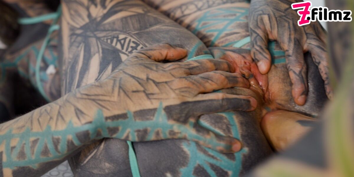 Tattoo girl ANUSKATZZ get fucked balls deep in her ass