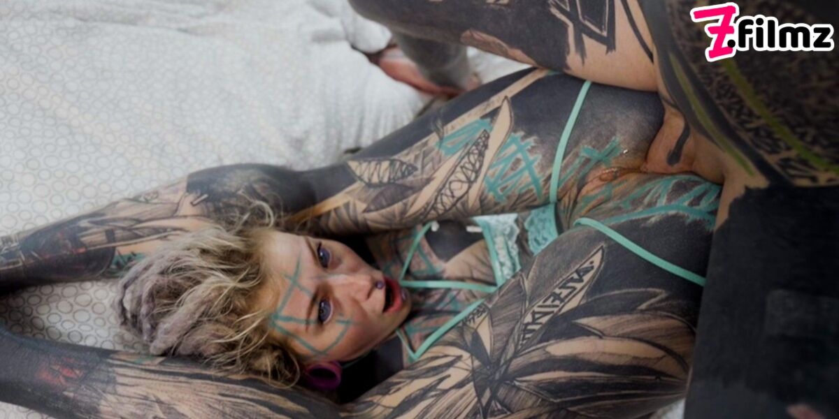 Tattoo girl ANUSKATZZ get fucked balls deep in her ass