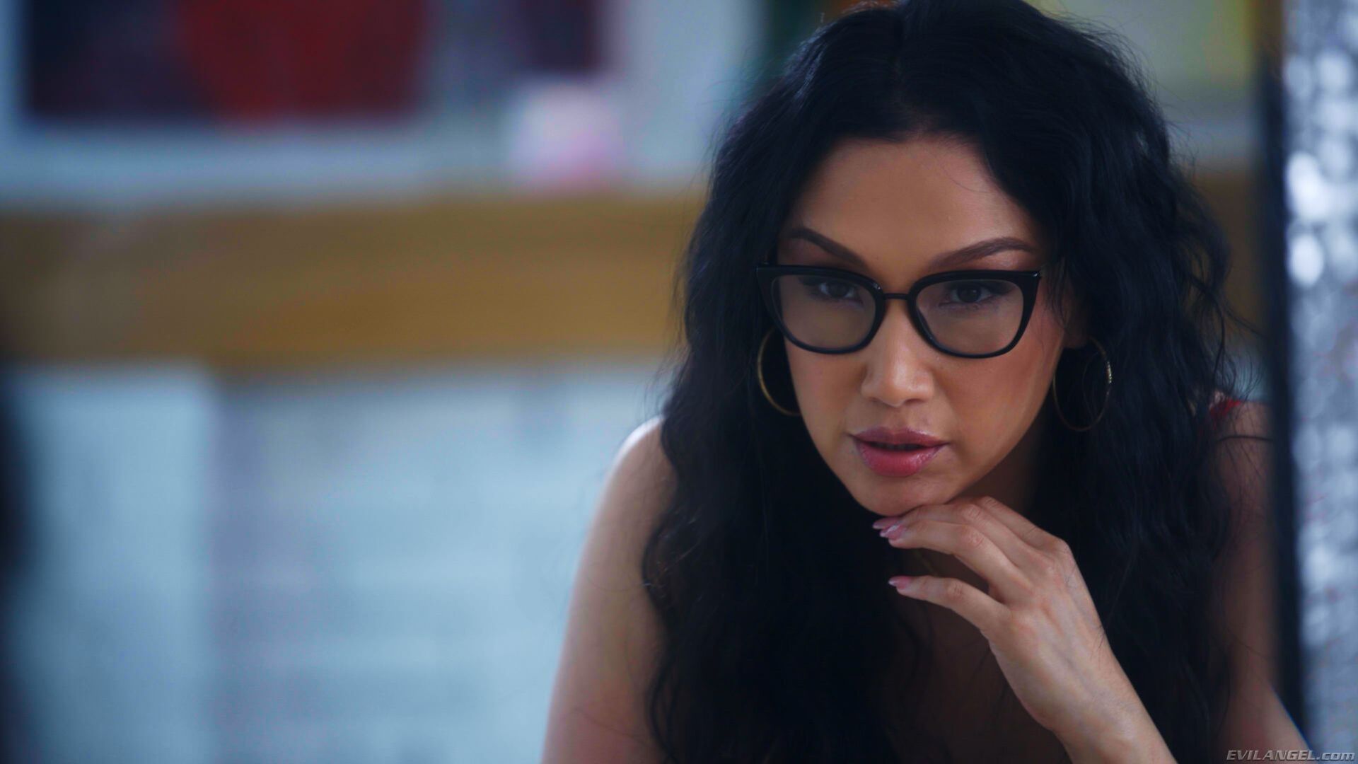 VICKI CHASE Blowjobs & Spunky Specs