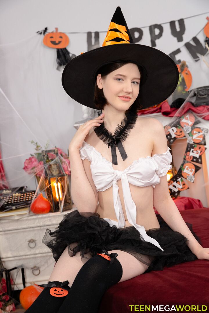 Go deep down my Halloween hole!