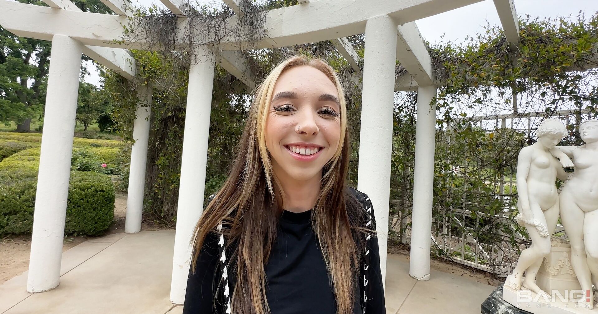 Southern Belle Breezy Bri Sucks Dick In A Public Park Before Hotel Fuck