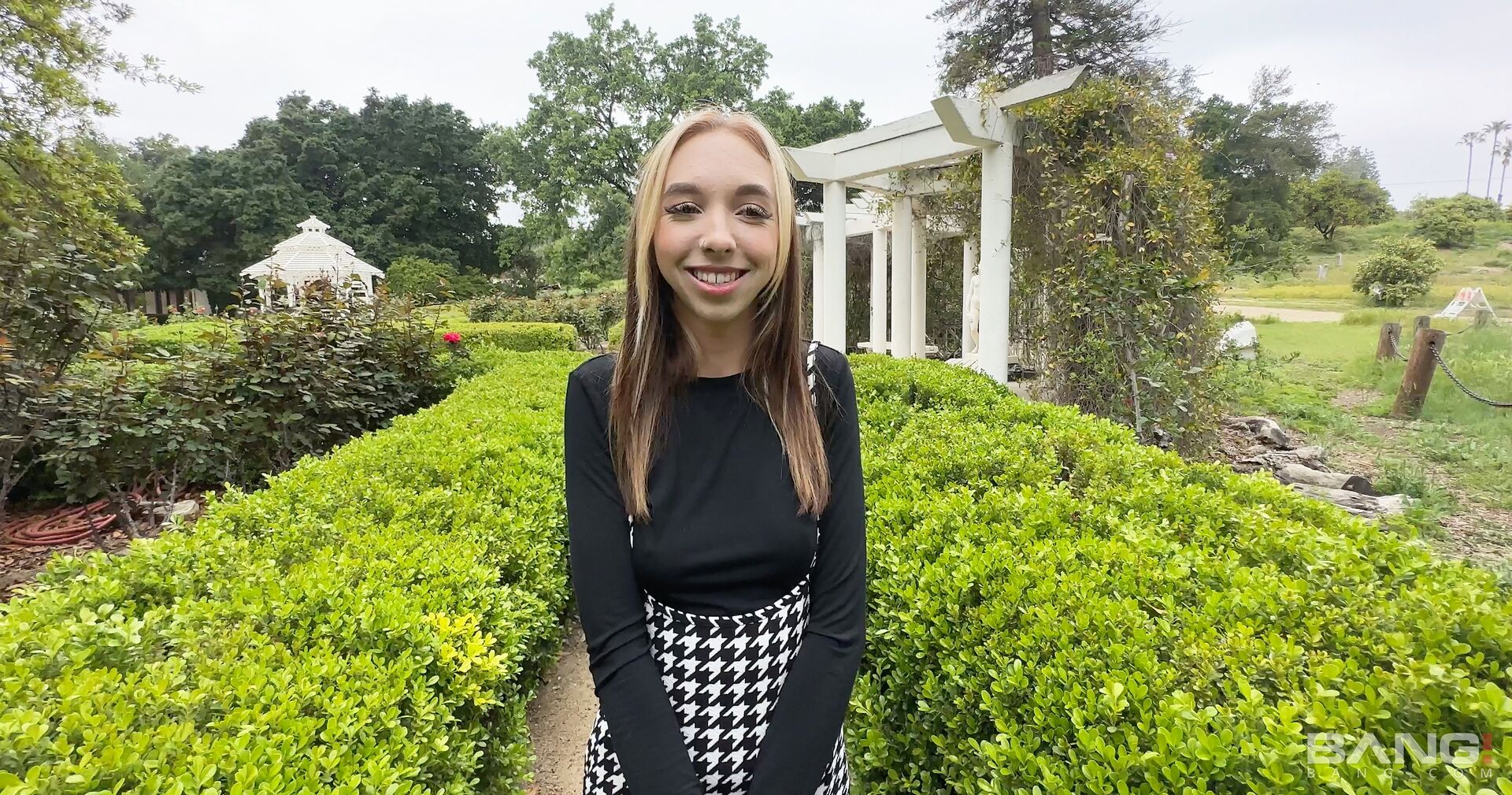Southern Belle Breezy Bri Sucks Dick In A Public Park Before Hotel Fuck