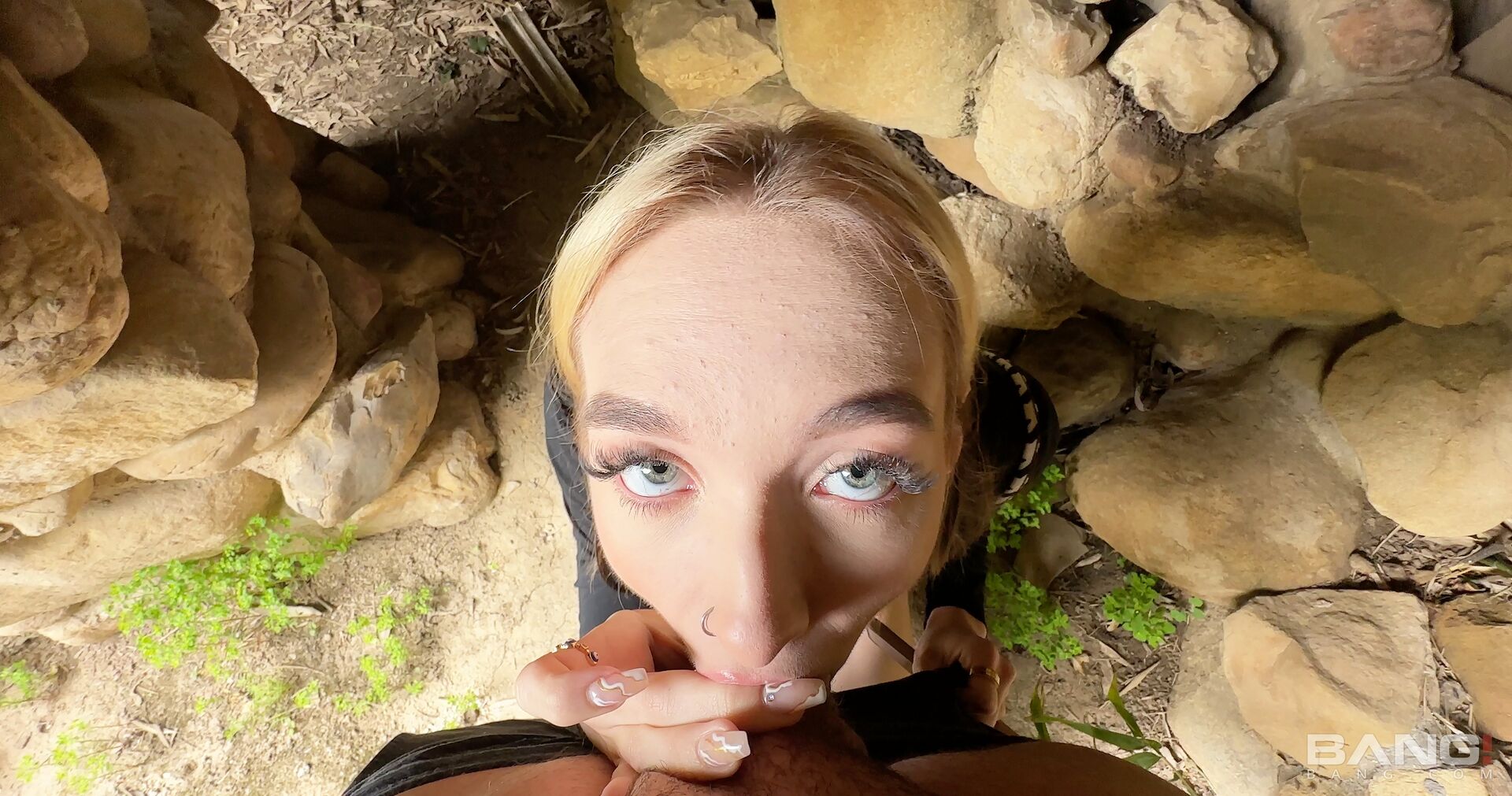 Southern Belle Breezy Bri Sucks Dick In A Public Park Before Hotel Fuck