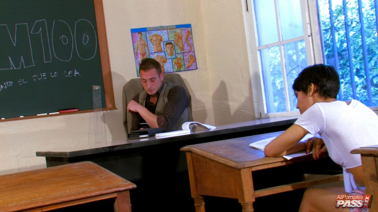 Jasmine ass fucked in class 2817