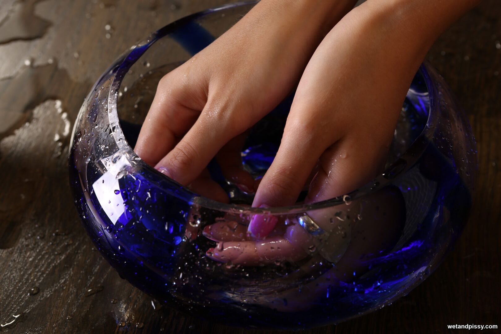 ELLA ROSA — SPLASHING